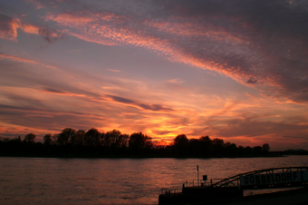 Duesseldorf_Rhein_Sonnenuntergang_LLR
