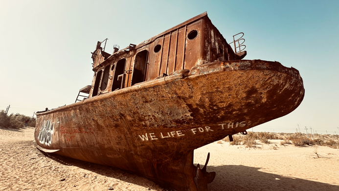 Moynak_Schifffriedhof_1