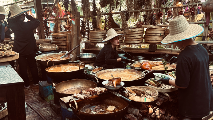 Loha-Prasat-Sri-Mueang-Pong_Baan-Kang-5