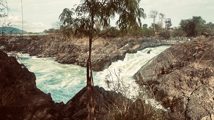Li-Phi-Somphamit-Waterfalls_1