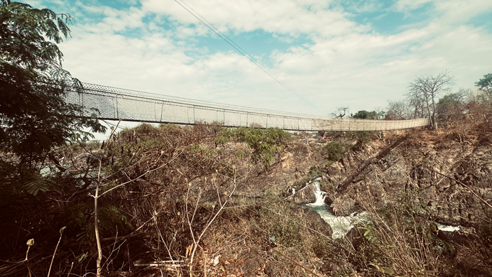 Li-Phi-Somphamit-Waterfalls_2