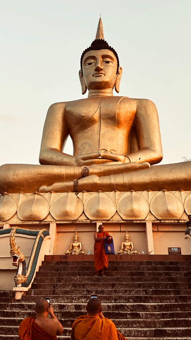 Pakse_Goldener-Buddha11